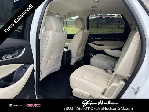 Used 2023 Buick Enclave Essence image 25