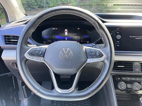 Used 2024 Volkswagen Taos SE AWD/4WD image 14