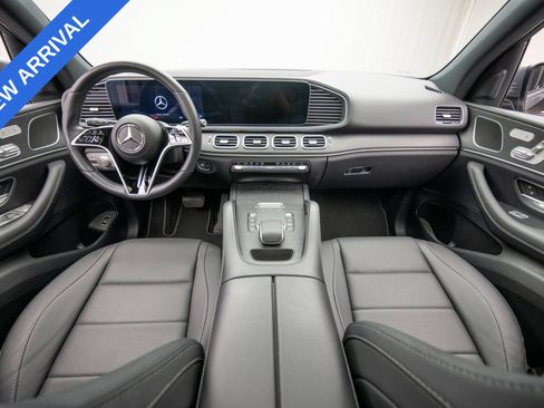 Used 2024 Mercedes-Benz GLE 350 4MATIC w/ AMG Line Exterior image 10