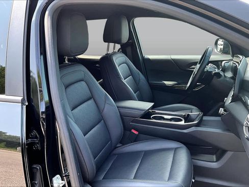 Used 2025 Chevrolet Equinox LT w/ Convenience Package II AWD/4WD image 8