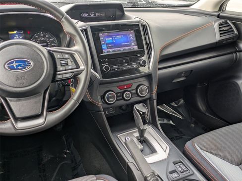 Used 2023 Subaru Crosstrek 2.0i Premium image 9