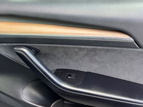 Used 2022 Tesla Model 3 Long Range AWD/4WD image 18