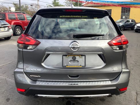 Used 2018 Nissan Rogue S image 6
