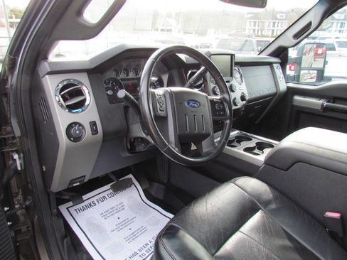 Used 2016 Ford F250 Lariat w/ FX4 Off-Road Package image 9