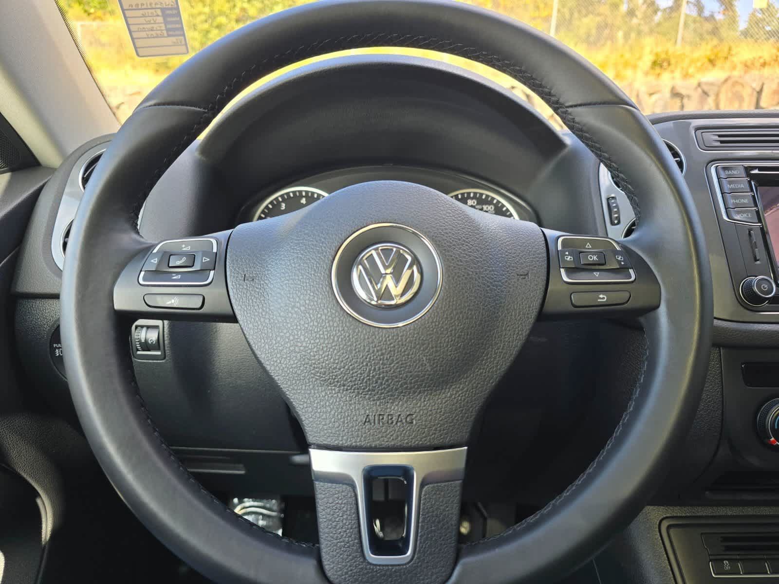 Used 2016 Volkswagen Tiguan SE AWD/4WD image 11