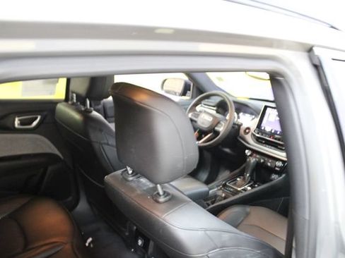 Used 2023 Jeep Compass Latitude AWD/4WD image 10