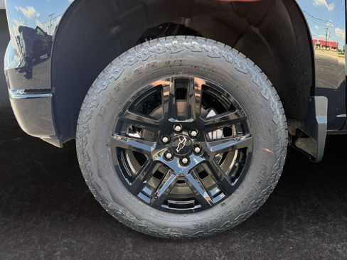 New 2026 Chevrolet Silverado 1500 Custom Trail Boss AWD/4WD image 15