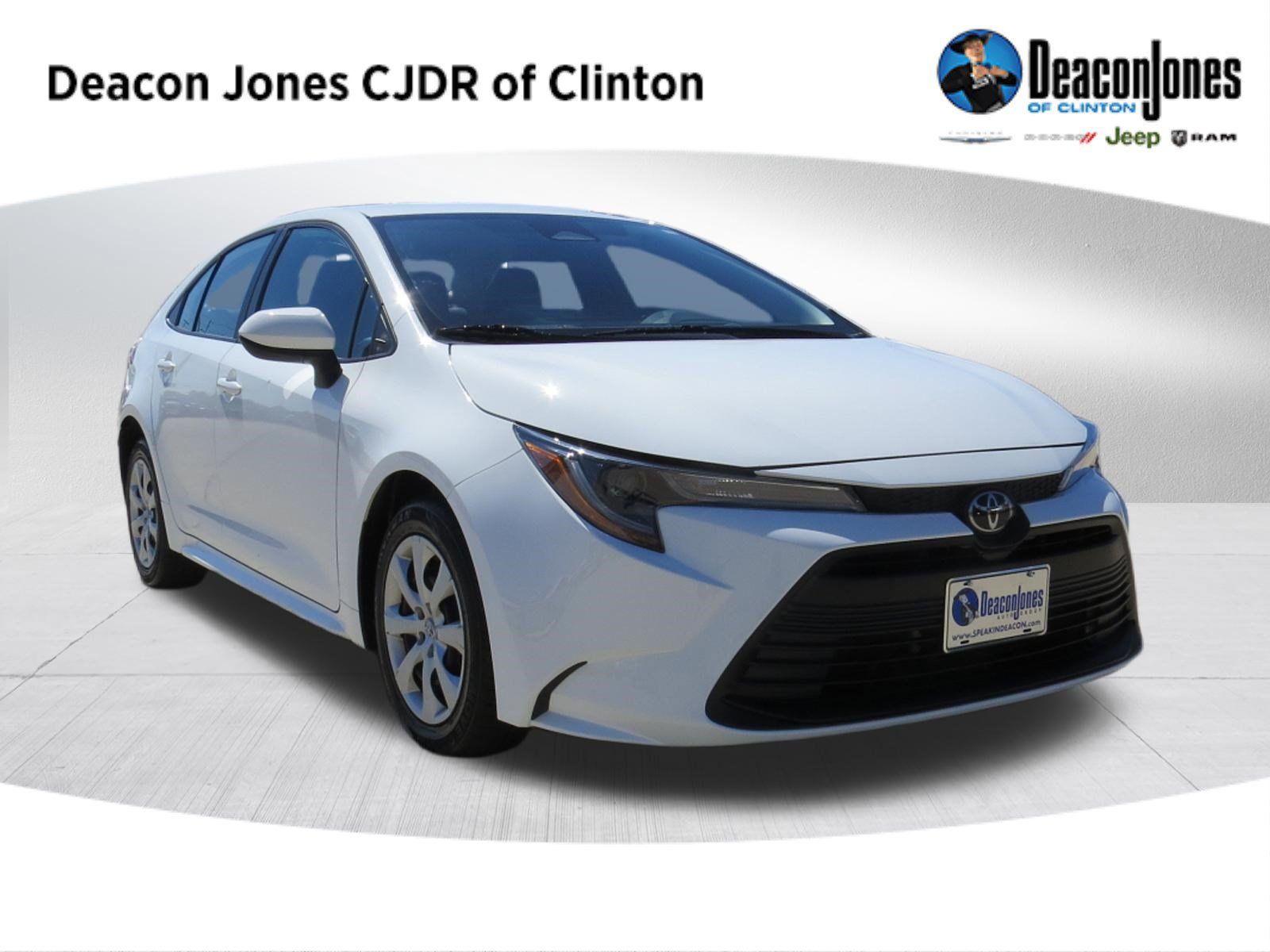 Used 2024 Toyota Corolla LE FWD image 1