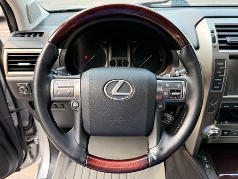 Used 2016 Lexus GX 460 w/ Premium Package AWD/4WD image 42