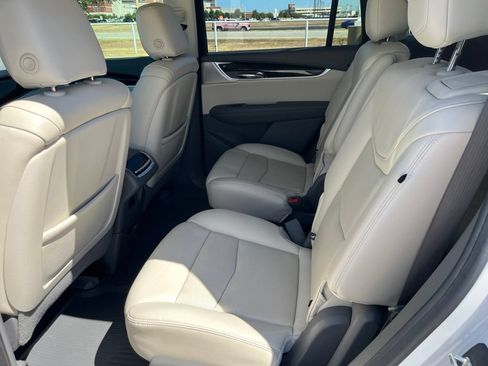 Used 2020 Cadillac XT6 Premium Luxury FWD image 10