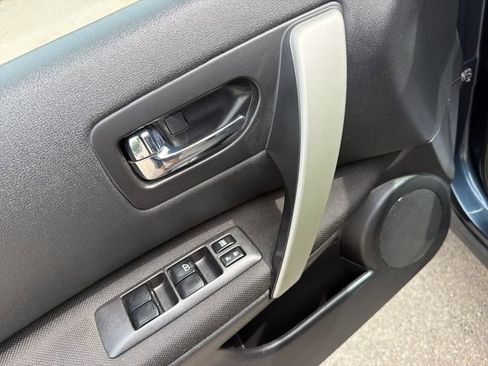 Used 2012 Nissan Rogue S AWD/4WD image 13