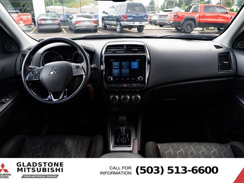 Used 2025 Mitsubishi Outlander Sport LE AWD/4WD image 9