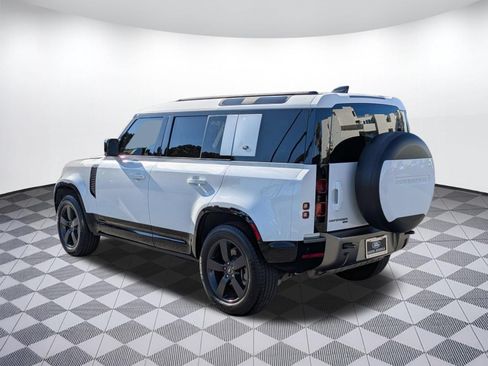 Used 2021 Land Rover Defender 110 X-Dynamic HSE AWD/4WD image 3