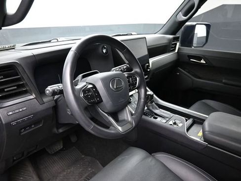 Used 2024 Lexus GX 550 w/ Accessory Package (Z1) AWD/4WD image 25