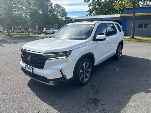 Used 2023 Honda Pilot Elite image 3