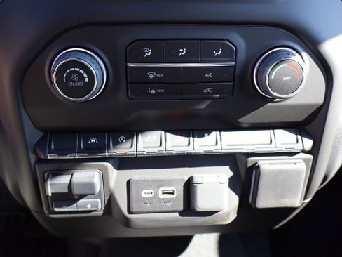 Used 2025 Chevrolet Silverado 1500 Custom Trail Boss image 22