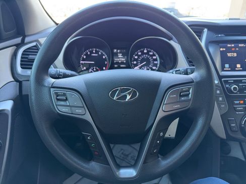 Used 2019 Hyundai Santa Fe XL SE image 9