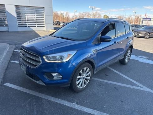 Used 2017 Ford Escape Titanium image 2