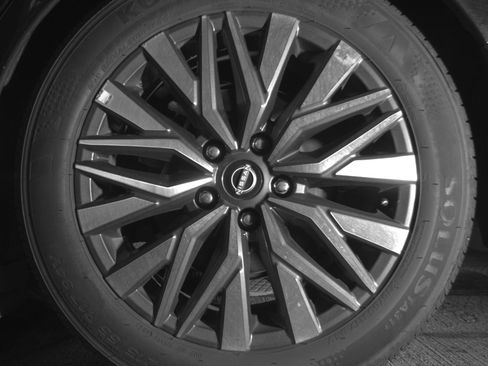 Used 2025 Nissan Altima 2.5 SV image 14