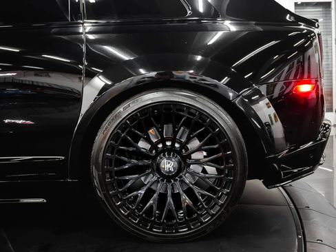 Used 2021 Rolls-Royce Cullinan image 18