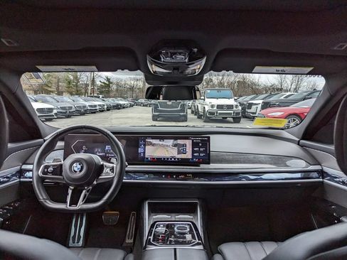 Used 2023 BMW 760i xDrive AWD/4WD image 43