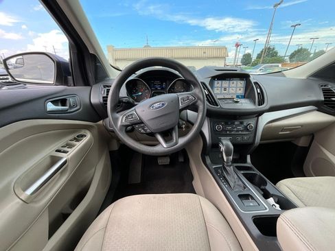 Used 2018 Ford Escape SE w/ SE Sync 3 Package FWD image 8