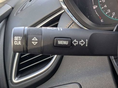 Used 2022 Chevrolet Trax LT w/ LT Convenience Package image 26