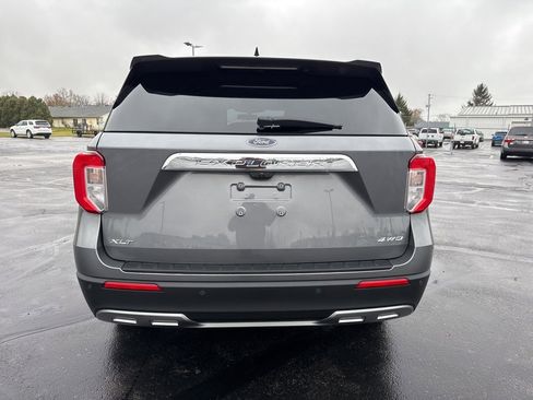 Used 2022 Ford Explorer XLT w/ Equipment Group 202A image 6