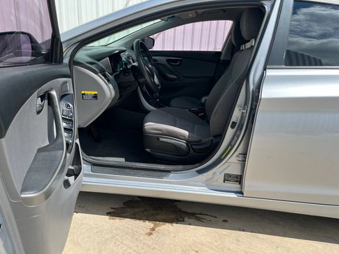 Used 2016 Hyundai Elantra SE FWD image 10