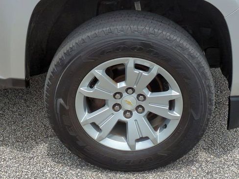 Used 2016 Chevrolet Colorado LT w/ LT Convenience Package RWD image 11