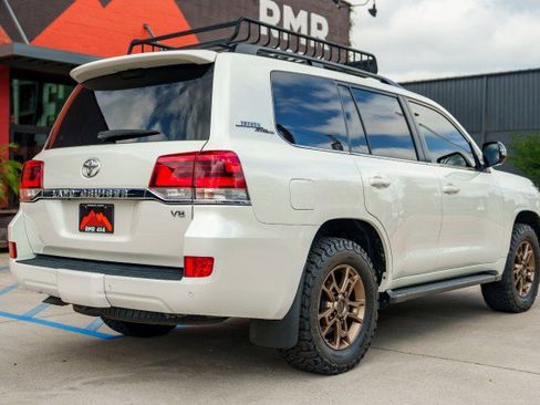 Used 2021 Toyota Land Cruiser Heritage Edition AWD/4WD image 5