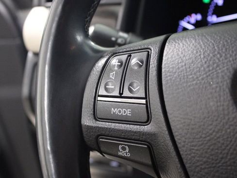 Used 2013 Lexus LS 460 AWD w/ Comfort Pkg image 28