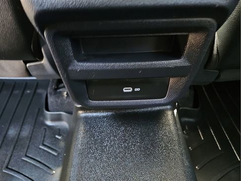 Used 2022 Volkswagen Taos SE image 12