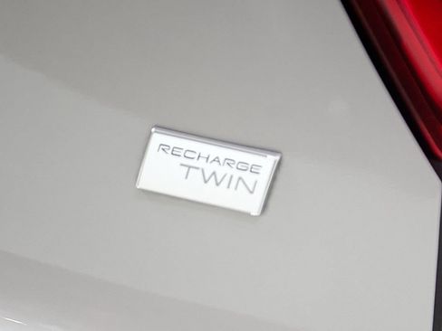 Certified 2023 Volvo XC40 Recharge Ultimate image 10