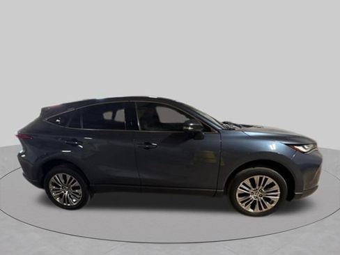Used 2022 Toyota Venza Limited w/ Advanced Technology Package AWD/4WD image 2