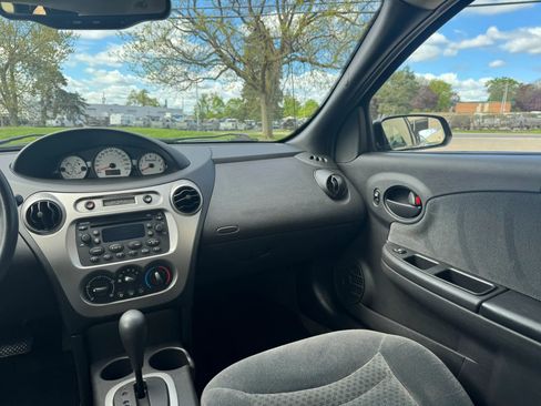 Used 2004 Saturn ION Level 3 w/ Travel Pkg FWD image 18