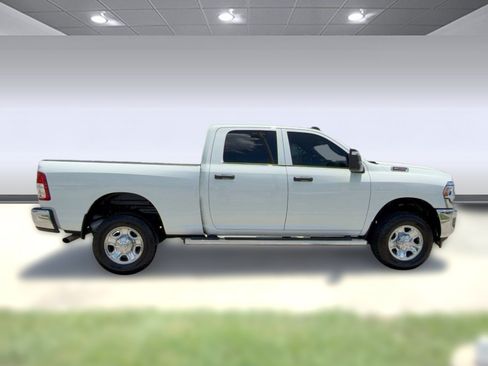 Used 2024 RAM 2500 Tradesman w/ Chrome Appearance Group AWD/4WD image 8