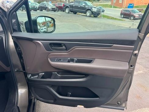 Used 2023 Honda Odyssey EX-L image 19