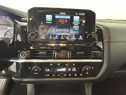 Used 2022 Nissan Pathfinder SL w/ SL Premium Package AWD/4WD image 23