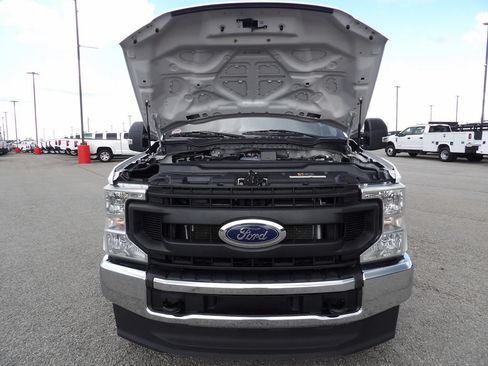 Used 2022 Ford F250 XL w/ Power Equipment Group AWD/4WD image 43
