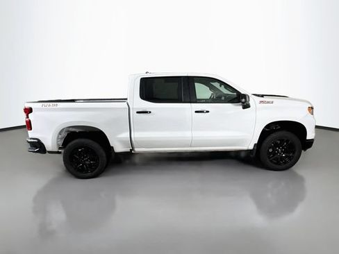 Used 2025 Chevrolet Silverado 1500 LT Trail Boss w/ Convenience Package II AWD/4WD image 9