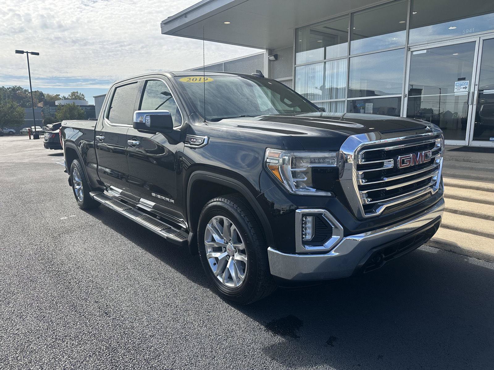 Used 2019 GMC Sierra 1500 SLT w/ SLT Premium Package AWD/4WD image 3