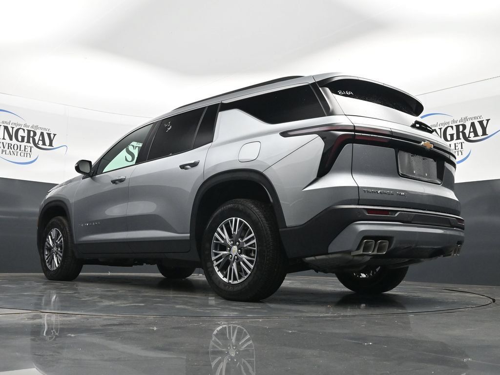 Used 2026 Chevrolet Traverse LT AWD/4WD image 30