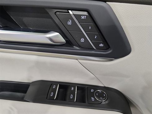 New 2026 GMC Terrain Denali w/ LPO, Black Badging Package image 28