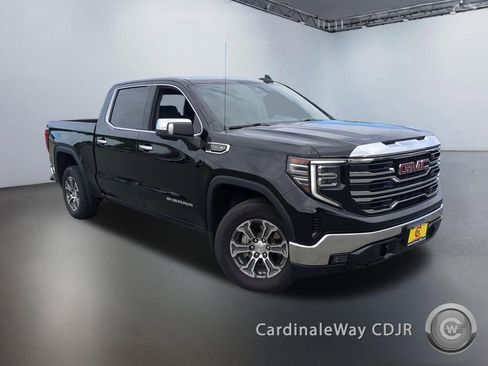 Used 2025 GMC Sierra 1500 SLT image 1