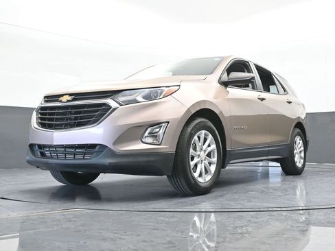 Used 2019 Chevrolet Equinox LS FWD image 49