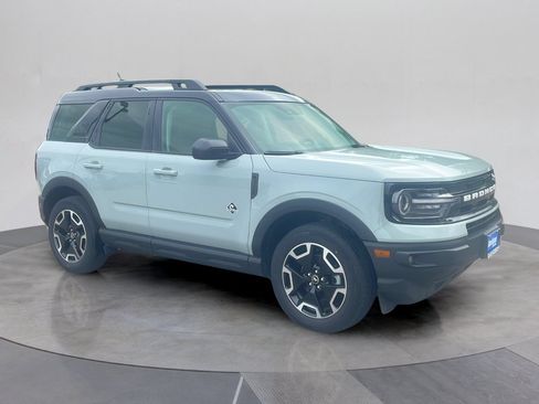 Used 2023 Ford Bronco Sport Outer Banks w/ Tech Package AWD/4WD image 3