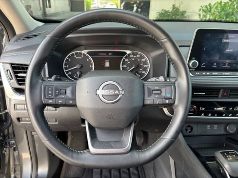 Used 2025 Nissan Rogue SV AWD/4WD image 30
