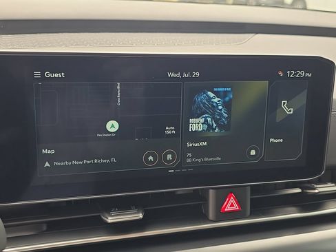 New 2027 Kia Carnival FWD image 23