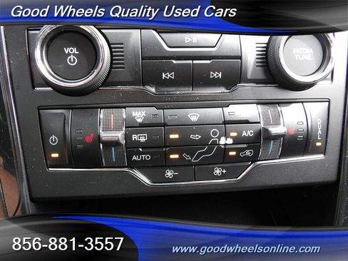 Used 2019 Ford Explorer XLT w/ Equipment Group 202A AWD/4WD image 19